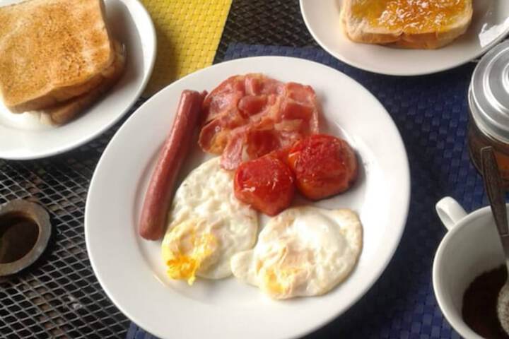 Breakfast/Coffee Service 48 of 101