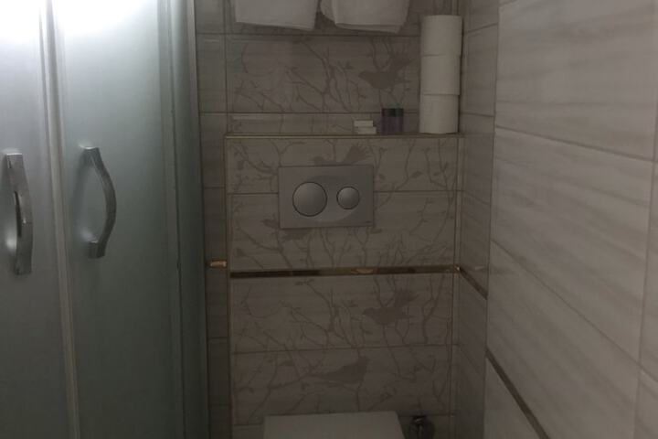 Room 13 of 23