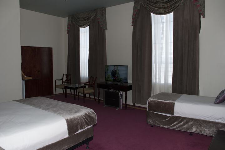 Room 6 of 34