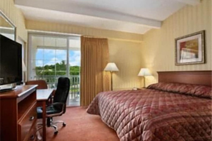 Room 3 of 15