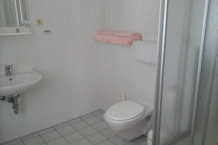 Room 5 of 12