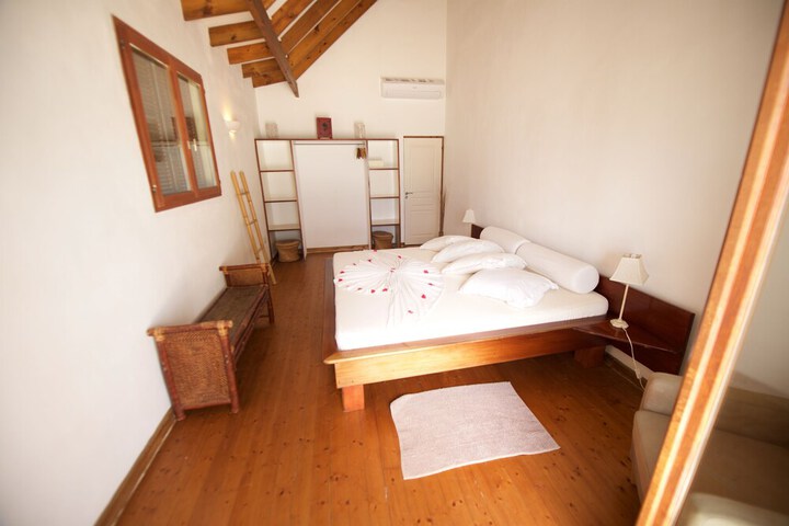Room 5 of 44