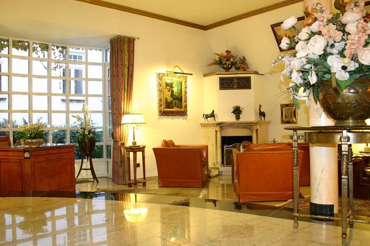 Hotel 70 of 71