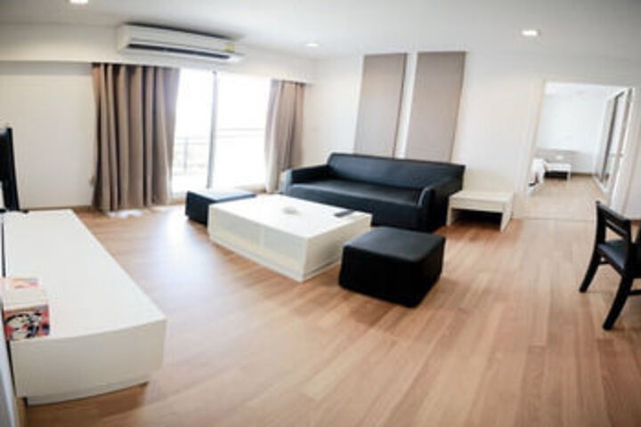 Room 15 of 19