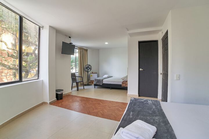 Room 25 of 40