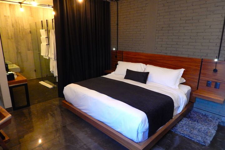 Room 30 of 51