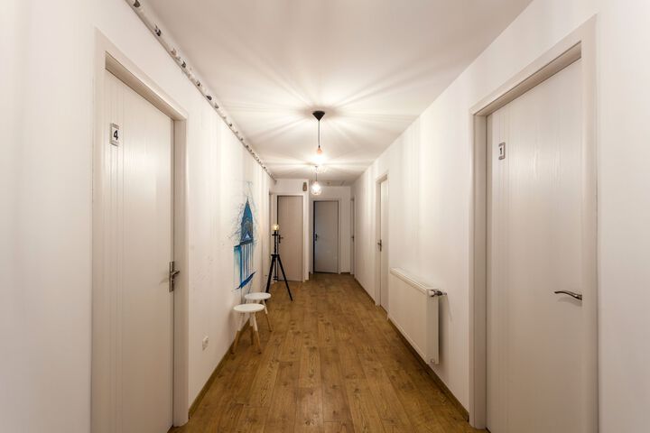 Room 8 of 24