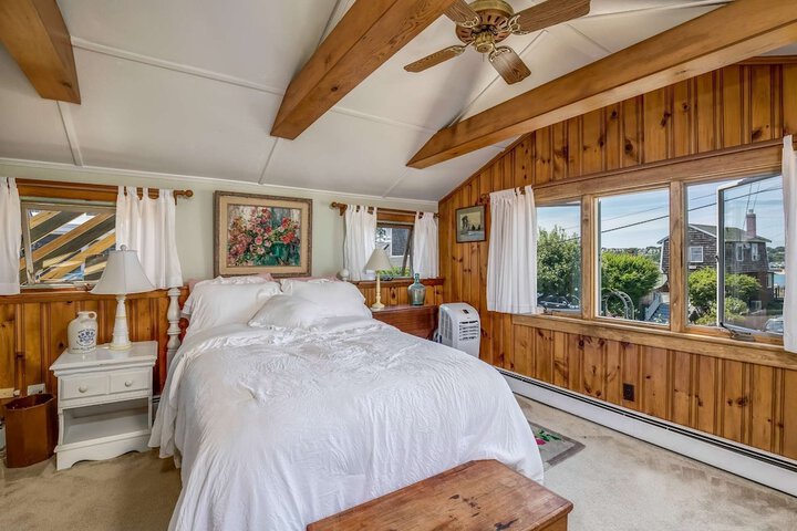 Room 3 of 43