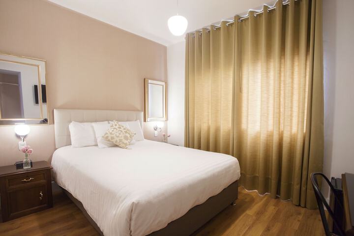 Room 14 of 34