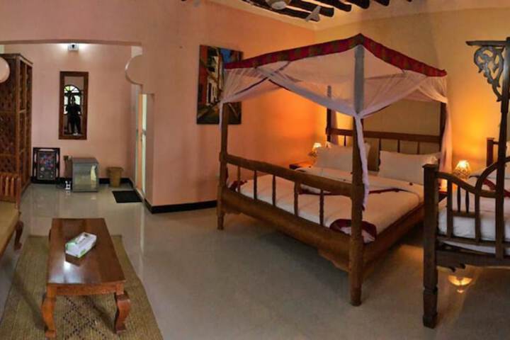 Room 13 of 27