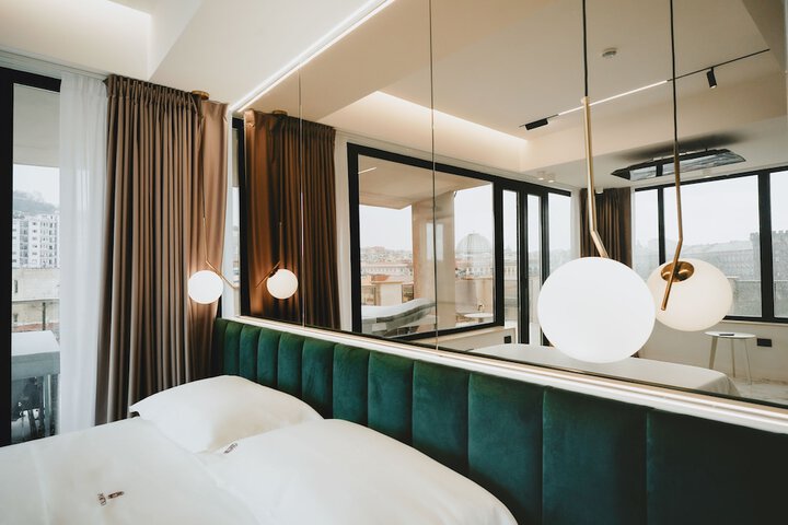 Room 32 of 117
