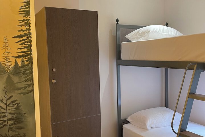 Room 9 of 26