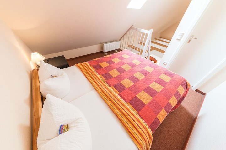 Room 9 of 47