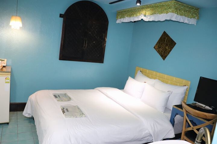 Room 10 of 46
