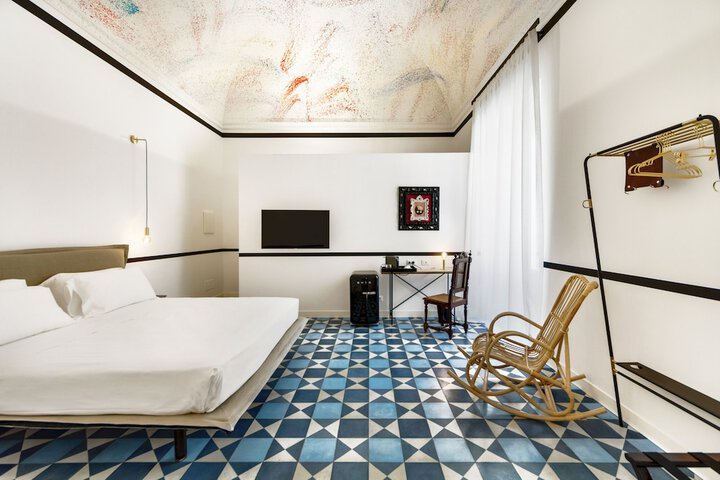 Room 7 of 69