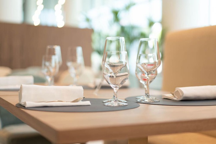 Dining 48 of 82