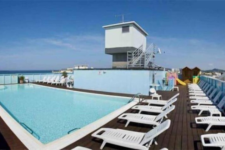 Hotel with Pool