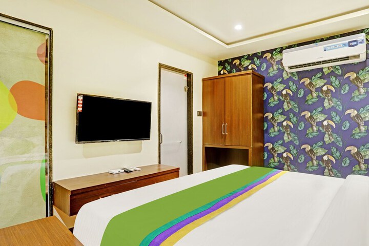 Room 17 of 32