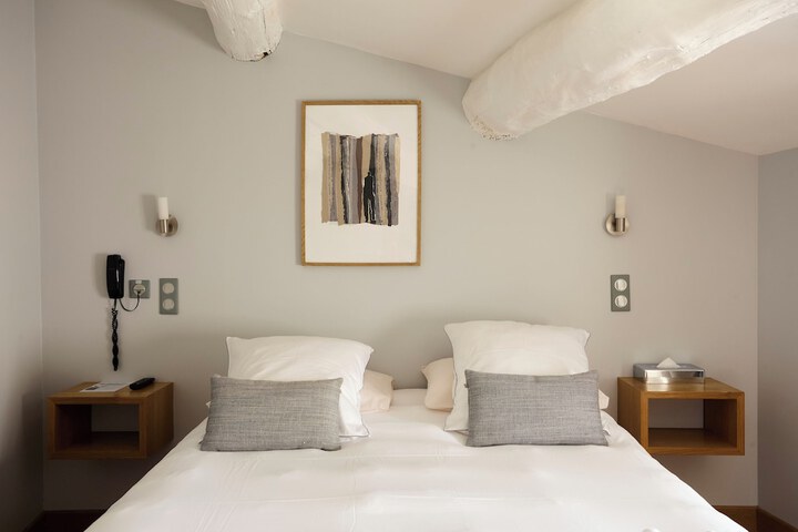 Room 51 of 209