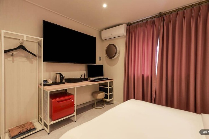 Room 7 of 26