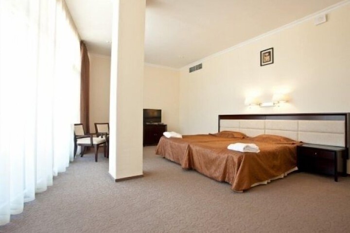 Room 17 of 42
