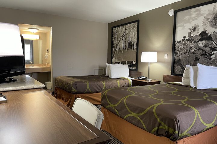 Room 6 of 19