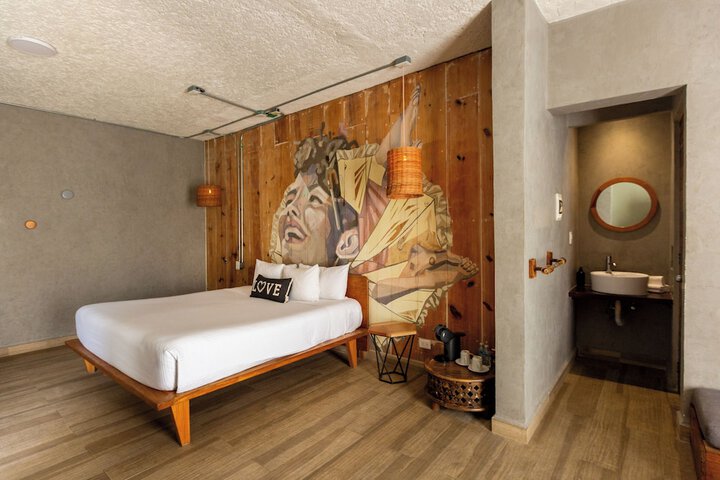 Room 20 of 68