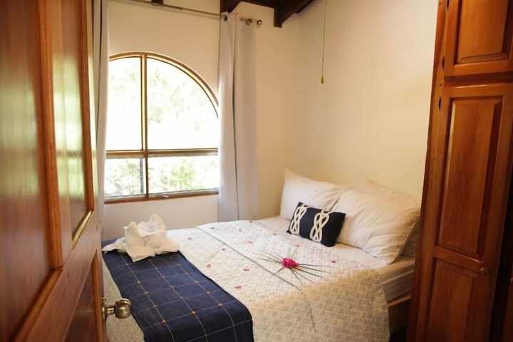 Room 8 of 28
