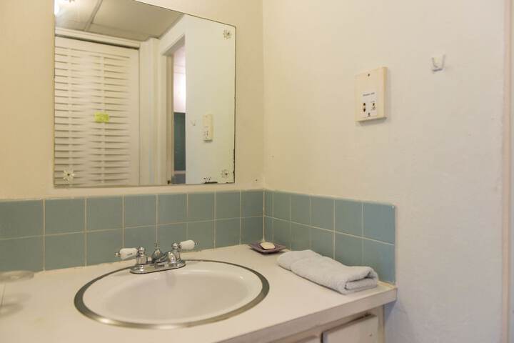 Room 9 of 25
