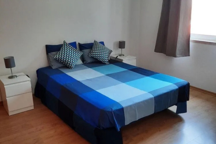 Room 6 of 11