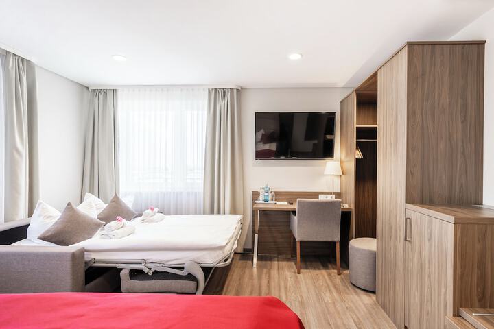Room 12 of 51