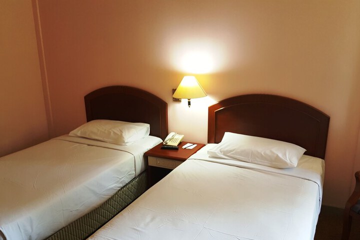 Room 4 of 22