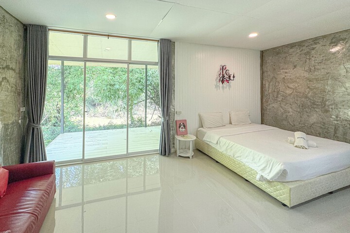 Room 10 of 74