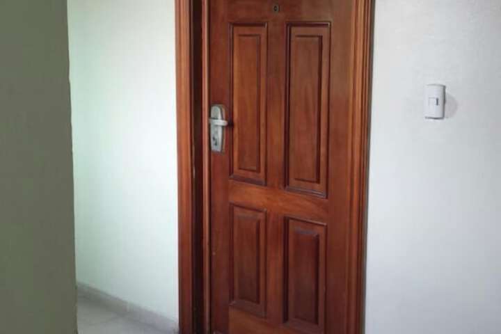 Room 6 of 18