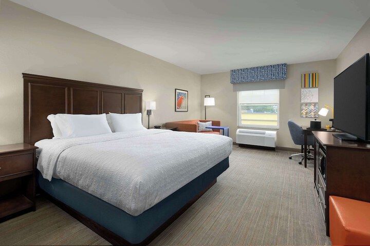 Room 8 of 28