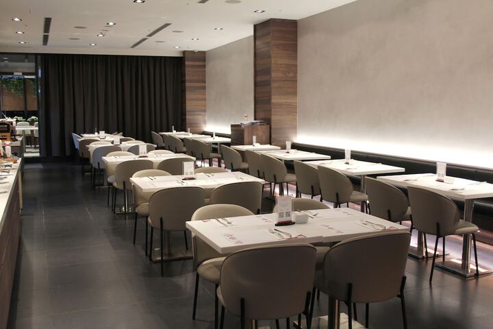 Dining 90 of 108