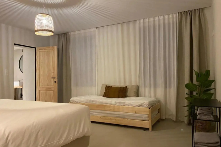 Room 12 of 20