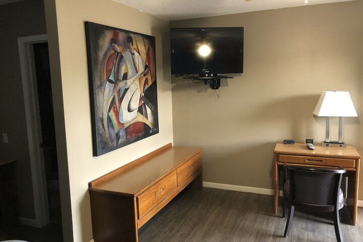 Room 7 of 10
