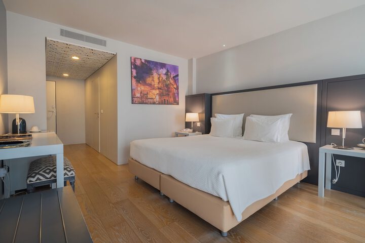 Room 18 of 51