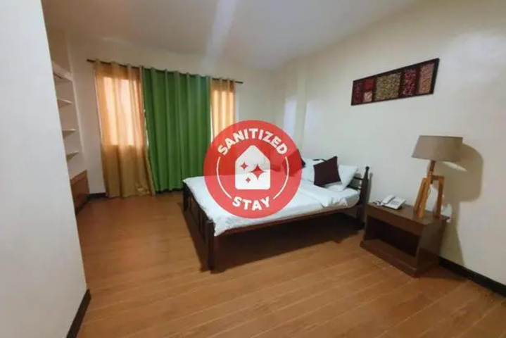 Room 4 of 25