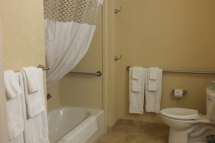 Room 52 of 75