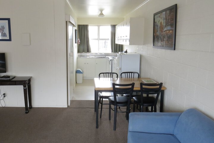 Room 9 of 33