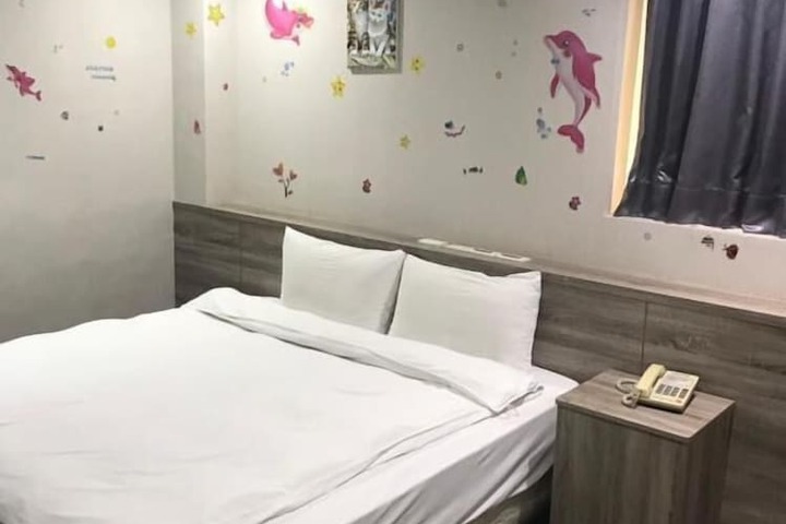 Room 20 of 46