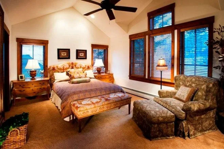 Room 5 of 11