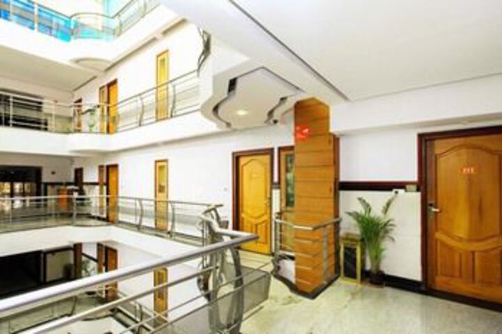 Ballroom/Hall 38 of 42