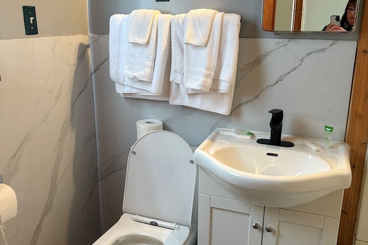 Room 4 of 6
