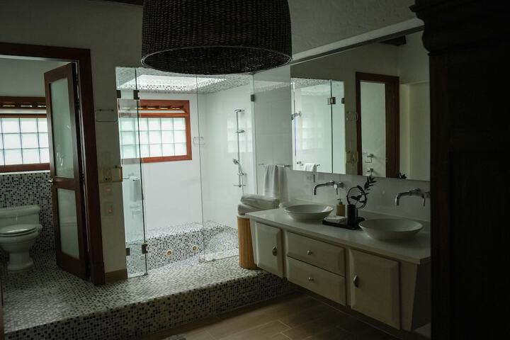 Room 12 of 26