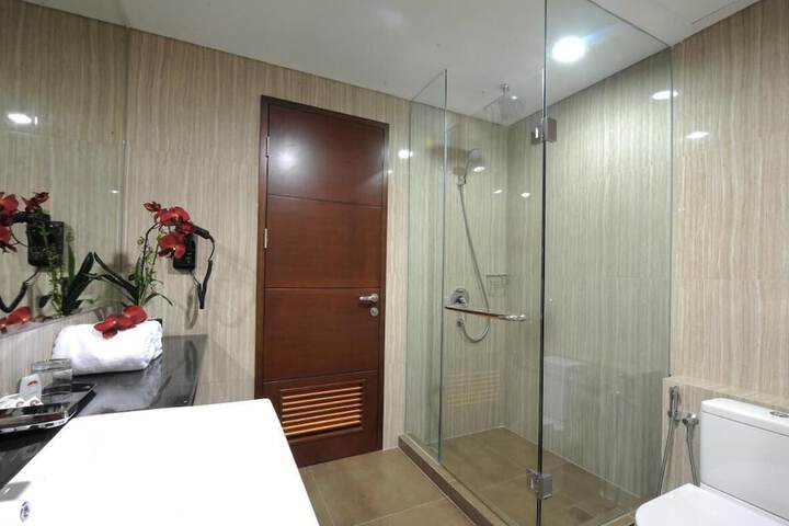 Room 11 of 25