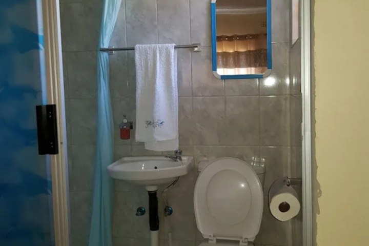Room 6 of 13