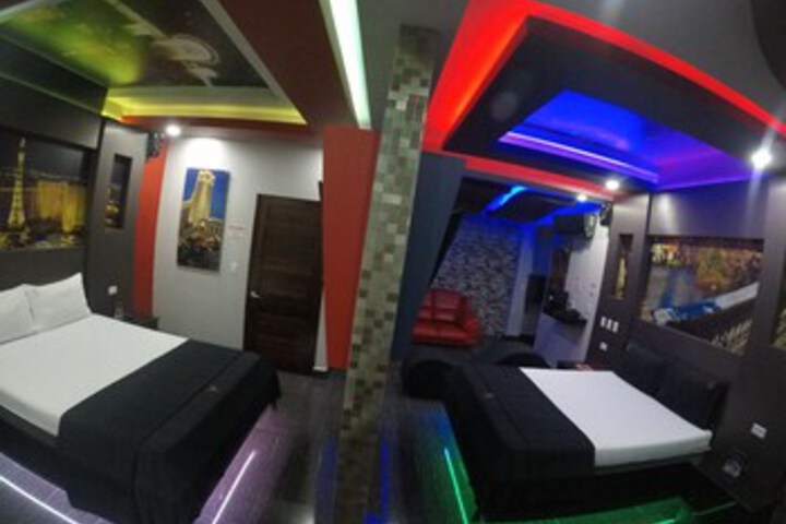 Room 13 of 78